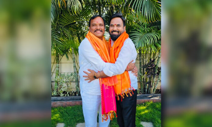 Sarpanch Mudavat Gabru Chauhan donating ₹5 lakhs to Anantha Padmanabha Swamy Temple