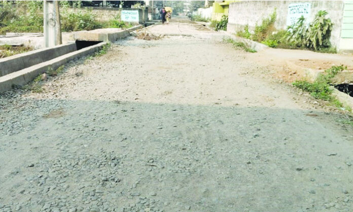 Shiva Nagar main road construction stalled due to contractor negligence and officials' indifference in Palvancha.