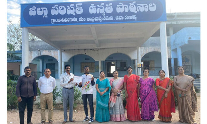 ZPHS Batasingaram student Mandari Dhananjaneyulu selected for Telangana state level athletics competitions