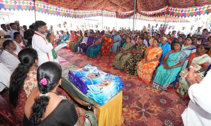 Distribution of Indiramma Sarees in madhira