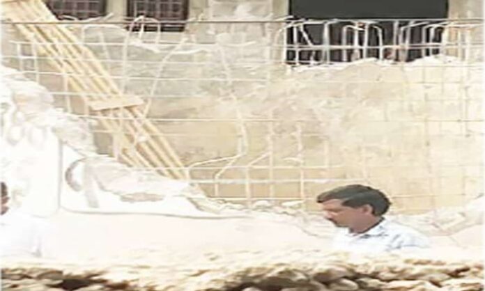 water tank demolished at Botthalapalem in Damaracharla Mandal