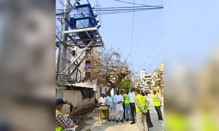 Jitesh V Patil inspecting electricity network during Karentolla Praja Bata in Banjara Hills