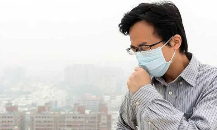 Smog covering Hyderabad city skyline highlighting rising air pollution and respiratory health risks