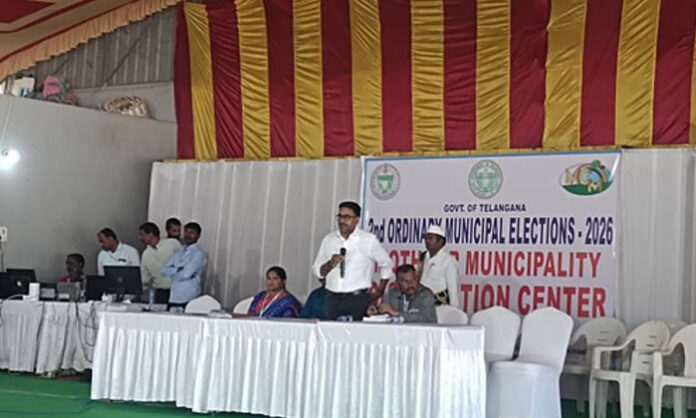 Election officials briefing polling staff ahead of Mothkur Municipal Election polling arrangements