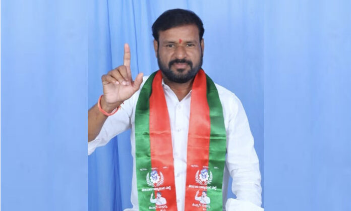 Telangana Rajyadhikara Party spokesperson Bongu Venkatesh Goud addressing media over Dharpally Rajashekar Reddy controversy in Lingojiguda division