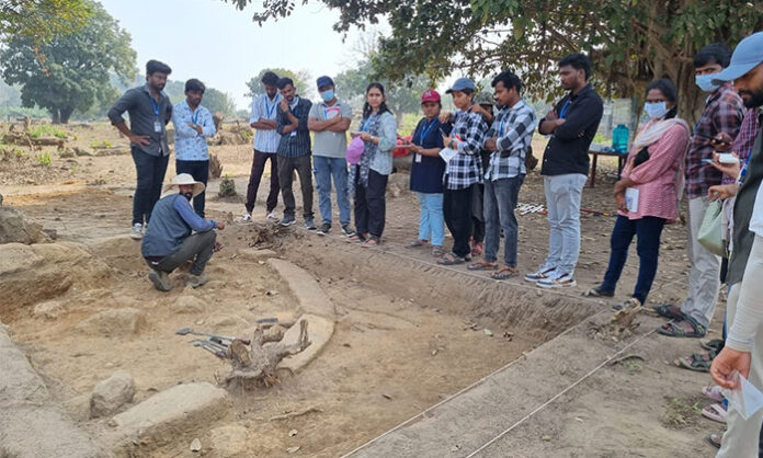 Osmania University archaeology students participating in excavations at Janampeta site