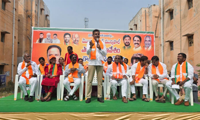 Chevella MP Konda Vishweshwar Reddy campaigning for BJP candidates in Chilkur Indrareddy Colony during Moinabad municipal elections