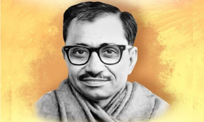 BJP Telangana leaders paying floral tribute to the portrait of Pandit Deen Dayal Upadhyaya on his Punyatithi