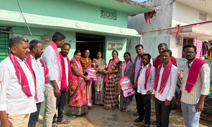 BRS 12th ward councillor candidate Morthala Sunitha Ramana Reddy campaigning door to door in Alair Municipality