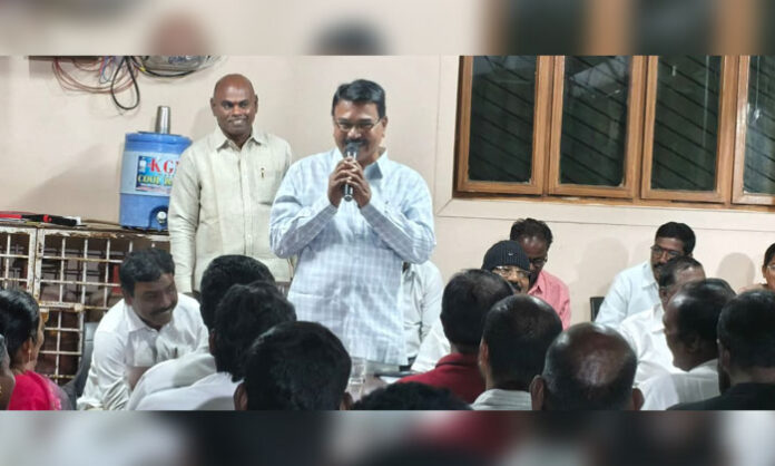 Former Minister Singireddy Niranjan Reddy advising candidates and agents on vigilance during municipal election counting in Wanaparthy