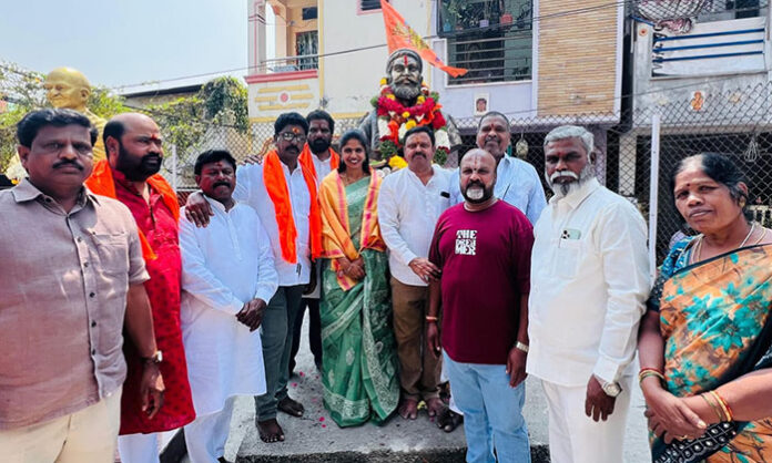 Dr Samala Hema paying floral tributes to Chhatrapati Shivaji Maharaj statue during Jayanti celebrations in Secunderabad
