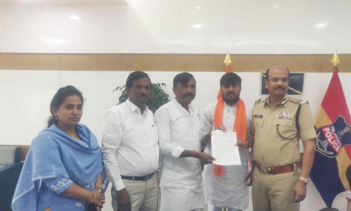 BJP leaders submitting complaint to DGP demanding action against Nalgonda DSP