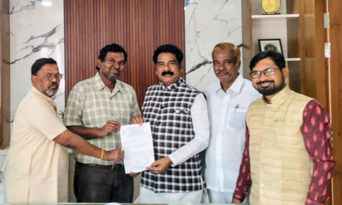 Consumer representatives meeting BIS Telangana officials to demand Standards Clubs