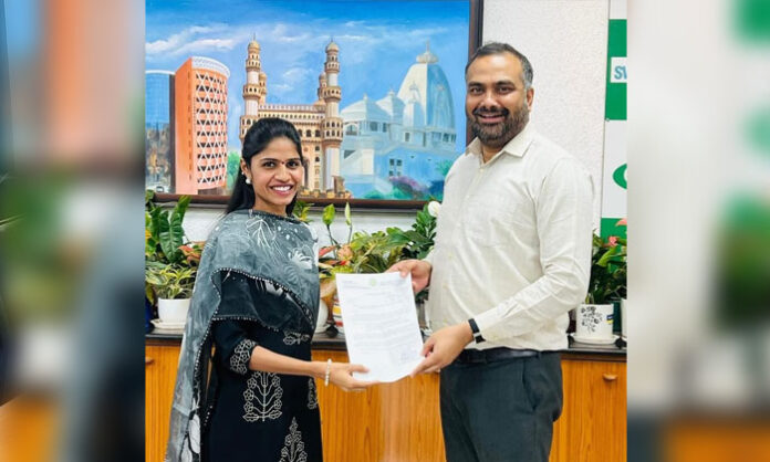 Corporator Dr Samala Hema meeting GHMC Commissioner R V Karnan to seek funds for pending development works