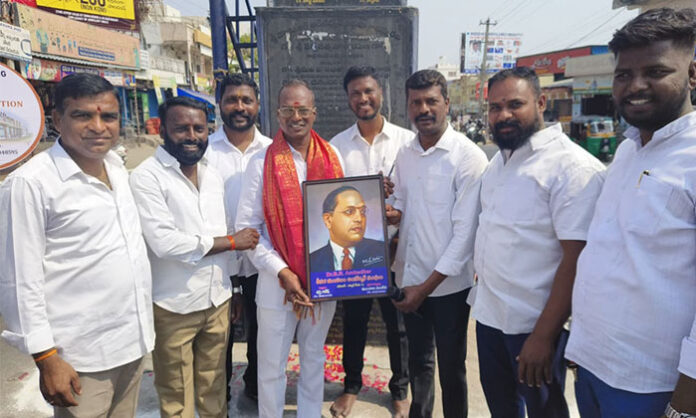 Vanandas Lakshmi Narayana Goud speaking at Gnanmala program organized by Ambedkar Sangam in Keesara