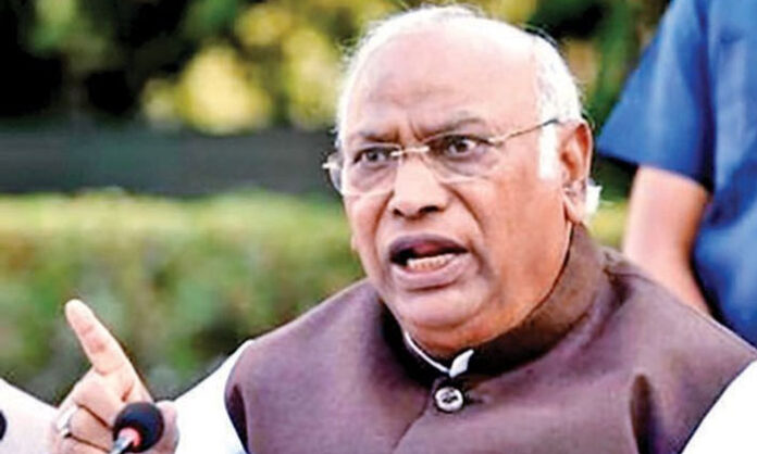 Congress President Mallikarjuna Kharge criticizing the India-US interim trade deal over impact on farmers and textile sector