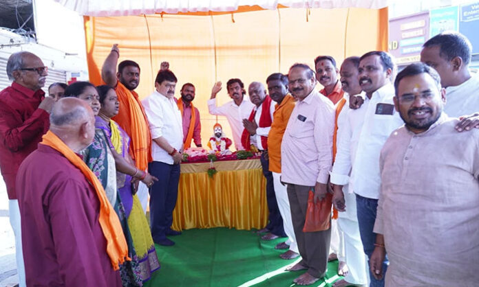 N. Ramchandra Rao paying floral tributes to Chhatrapati Shivaji Maharaj during a tribute event in Secunderabad