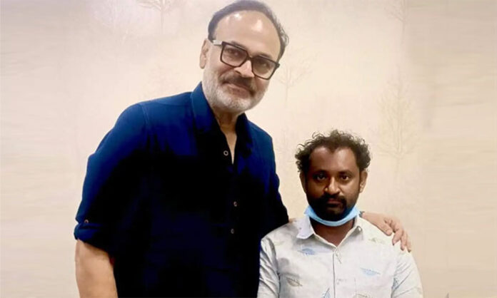 Nagababu speaking about protecting small traders and ensuring support from the government