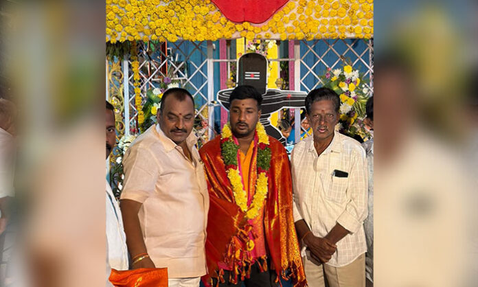 Sanem Arun Goud being felicitated after selection to Telangana National Kabaddi team