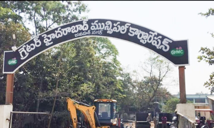 Stagnant sewage water on Santosh Nagar road in 8th division causing severe problems to residents