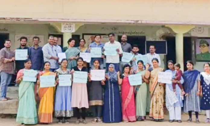 Teachers protesting at Zilla Parishad High School Settpalli demanding GO 25 revision