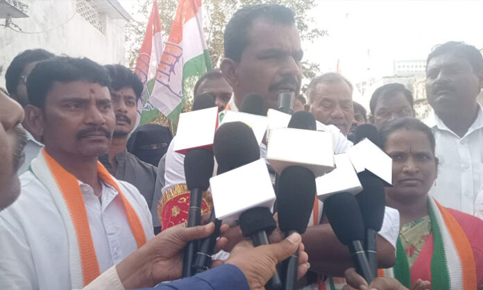 Wanaparthy MLA Tudi Megha Reddy campaigning door to door in Ward 22 supporting Congress councillor candidate Kalpana Satyam