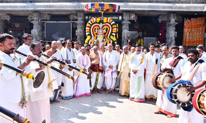 Devotees witnessing Lakshmi Narasimha Swamy Brahmotsavams at Yadagirigutta with Matsyavatara and Sesha Vahana Seva