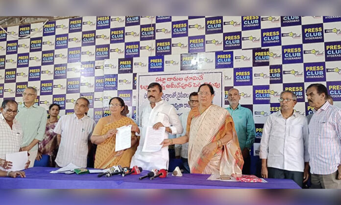 Residents of Ameenpur plots appealing to authorities over inundation threat from Pedda Cheruvu due to sewage and lake expansion.