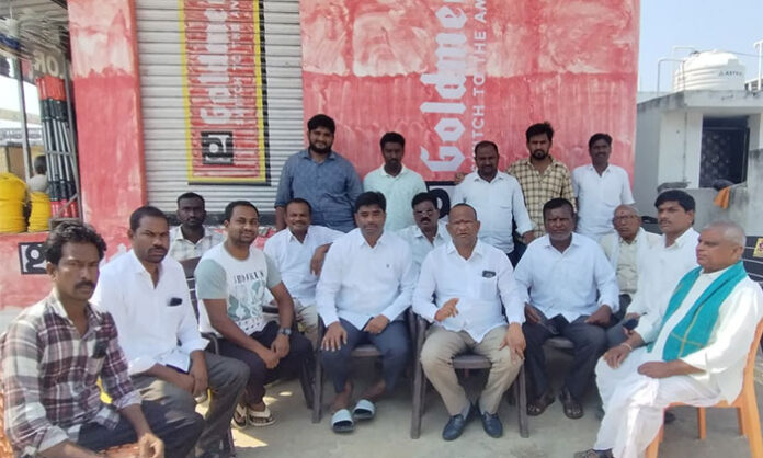 BJP leaders addressing the media in Dilawarpur mandal, refuting false propaganda linking them to a newly constructed rice mill and demanding revocation of construction permits.