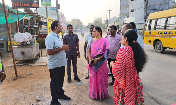 Malkajgiri Municipal Commissioner Vinay Krishna Reddy inspecting sanitation operations at P.S. Rao Nagar and Bhavani Nagar colonies in Dammaiguda.