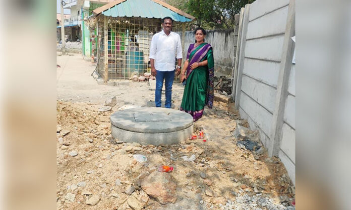 Councilor Vachapalli Archana Srinivas inaugurating water sump at Durgamma Temple in Yellampet to address water scarcity for devotees.