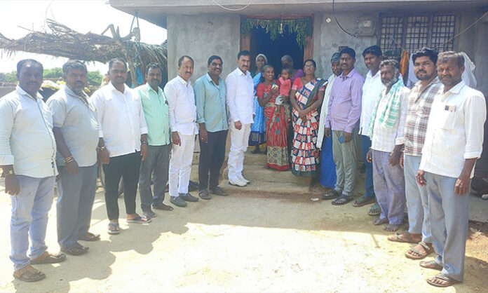 BRS leader Vanteru Pratap Reddy supports 13-month-old infant for heart surgery in Telangana