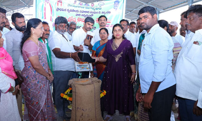 District Collector Dr. Satya Sarada and Chairman Palayi Srinivas inaugurating MARKFED maize procurement center at Narsampet Market Yard for Telangana farmers