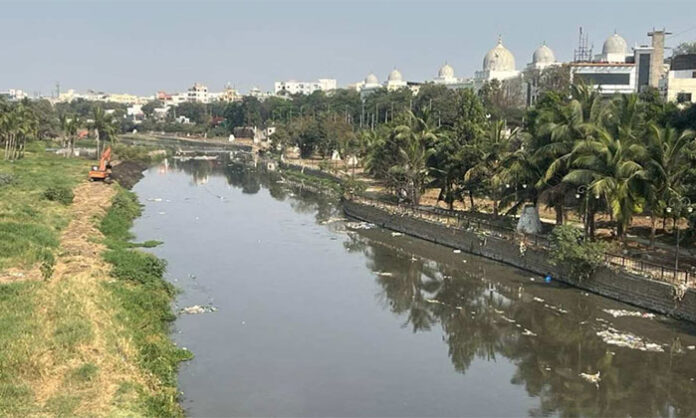 Musi River rejuvenation project must balance environmental development with protection of livelihoods for riverbank communities