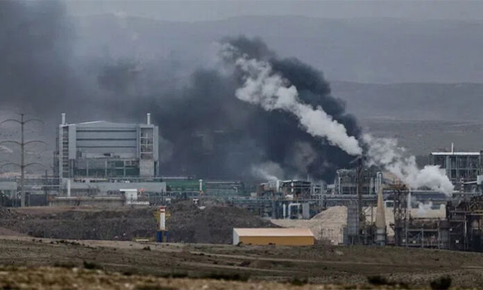 US intensifies pressure on Iran over uranium stockpile, with reports of possible ground operations and ongoing diplomatic negotiations.