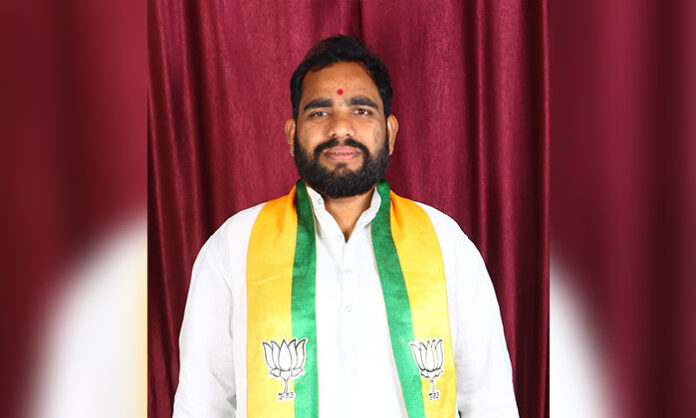 Fee Reimbursement Arrears Telangana BJYM Praveen Kumar Student Protest Demand