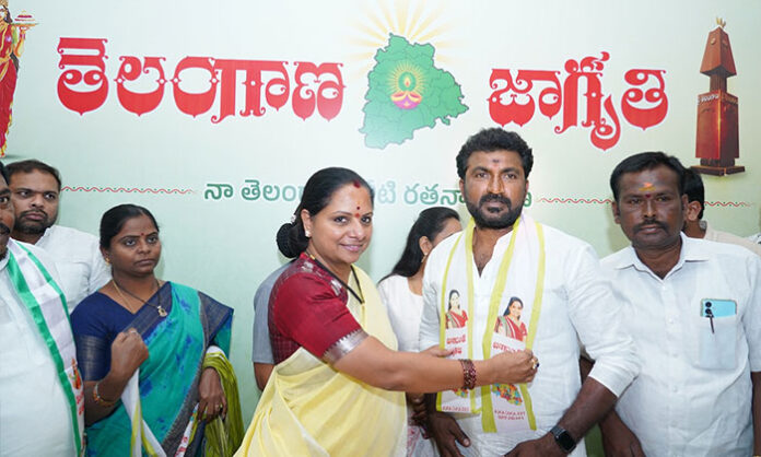 Gurram Venkatesh joins Telangana Jagruthi Party, welcomed by Kalvakuntla Kavitha, with party workers and supporters present at the event.