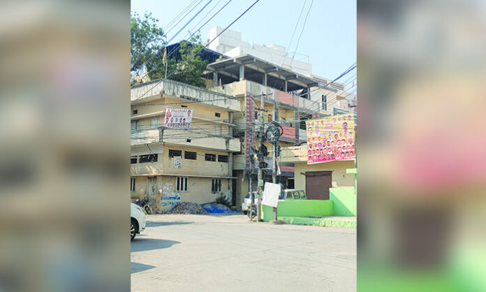 Illegal G+2 building construction in Puppalaguda continues despite GHMC notices and alleged official inaction