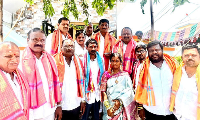 Congress leaders inaugurating Indiramma houses for poor beneficiaries in Medchal district
