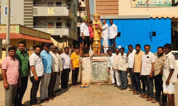 Jyotirao Phule statue garlanding Kandlakoya Medchal birth anniversary tribute