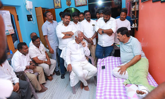 MLA Kadiyam Srihari visiting injured former sarpanch Sammayya at his residence in Chinnapendyala village.