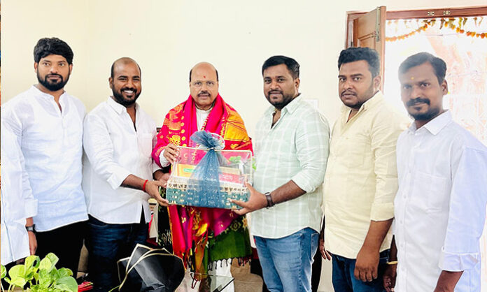 Youth leaders extending birthday wishes to Manchireddy Kishan Reddy in Ibrahimpatnam