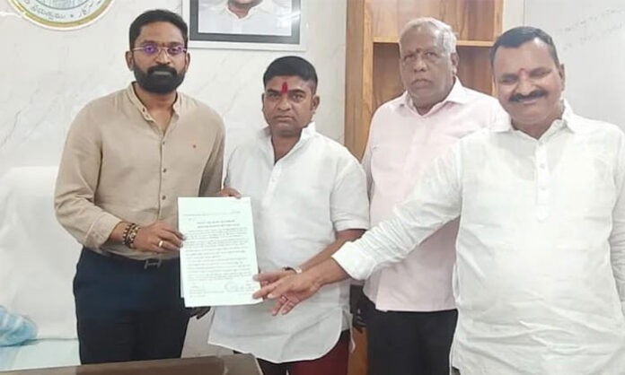 Illegal road construction on Medchal Pedda Cheruvu bund with encroachments and buffer zone violations raising civic and environmental concerns.