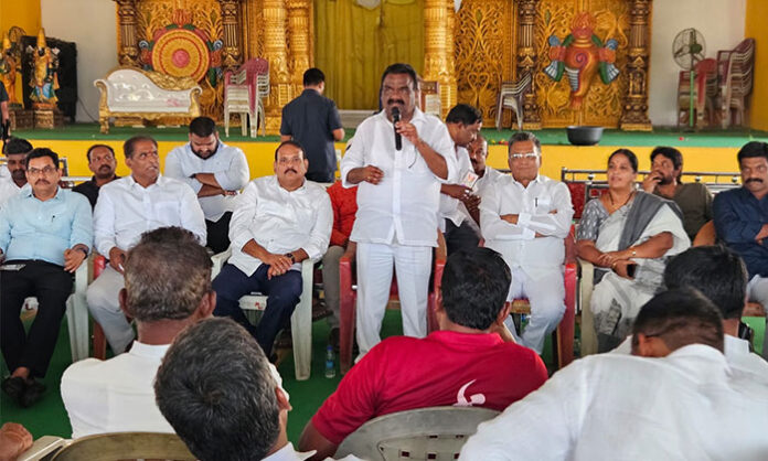 Thungathurthi MLA Mandula Samel addressing a meeting demanding formation of Mothkur constituency during delimitation.
