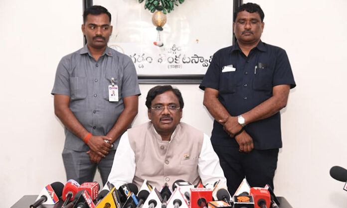 Minister Vivek Venkatswamy addressing press meet about overseas job opportunities in Germany through TANCOM program