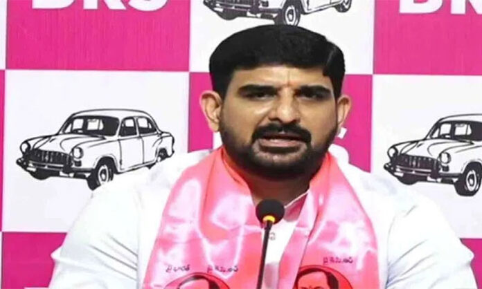 Padi Kaushik Reddy addressing media over mining scam allegations and demanding minister’s resignation in Telangana.
