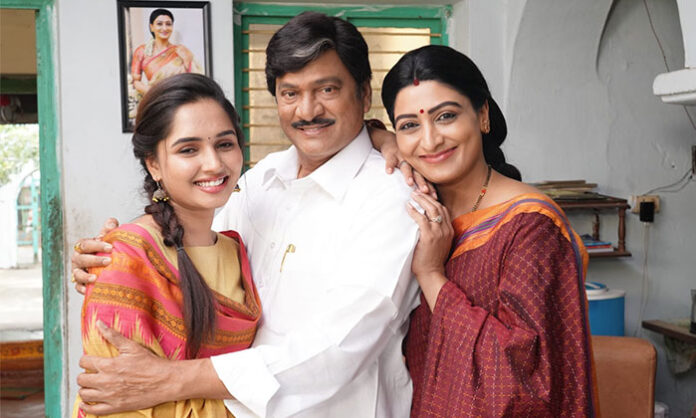 Pithapuramlo Ala Modalaindi Telugu movie cast featuring Dr Rajendra Prasad and team announcing May 1st release