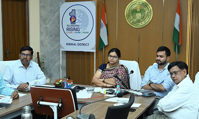 State Deputy Chief Minister Mallu Bhatti Vikramarka and District Collector Abhilasha Abhinav discuss the upcoming Village and Ward Assemblies as part of the Praja Palana Pragathi Pranalika program via video conference.
