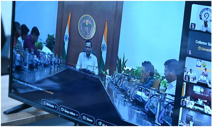 Chief Secretary Ramakrishna Rao reviewing arrangements for Welfare Week under Praja Palana Pragathi Plan in Telangana