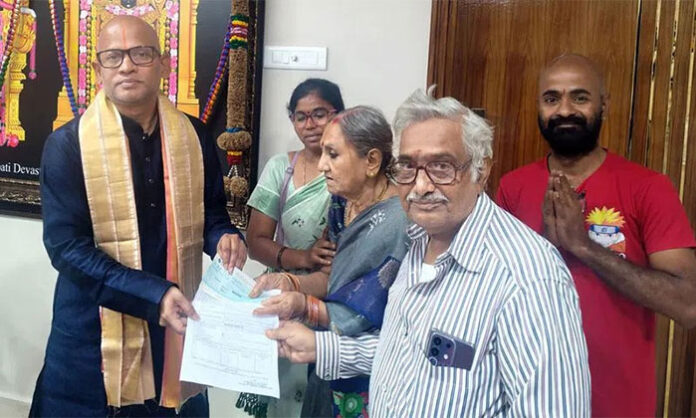 Heavy crowd in Tirumala with devotees waiting in long queues extending up to Shilathoranam for Lord Venkateswara darshan.